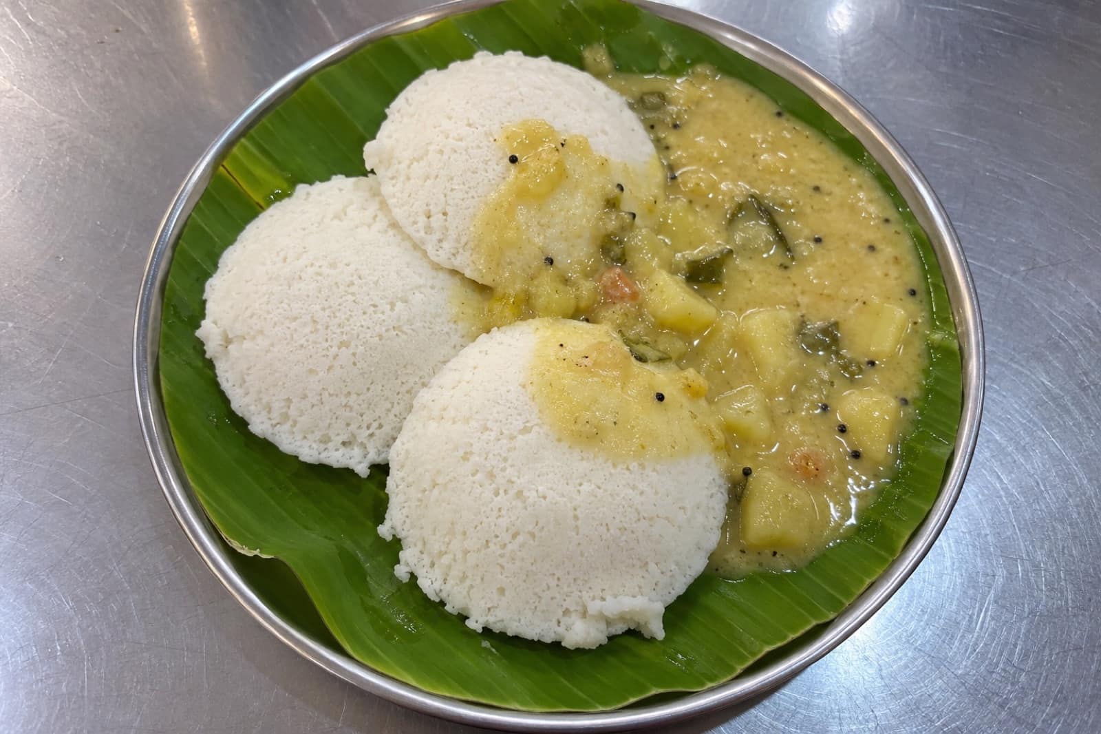 Idli with Kadappa