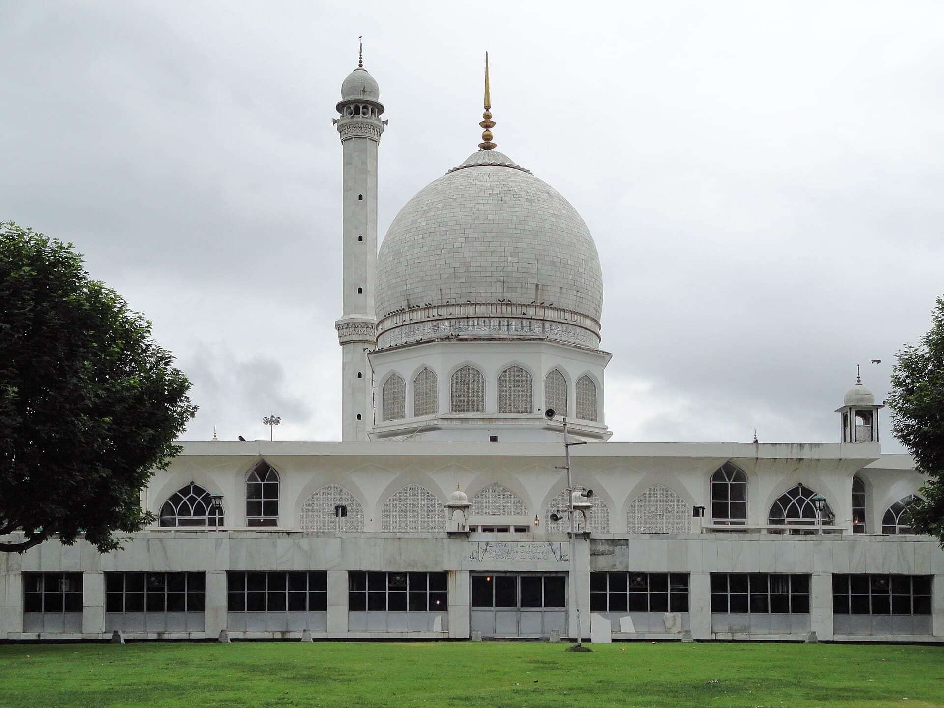Hazratbal Shrine