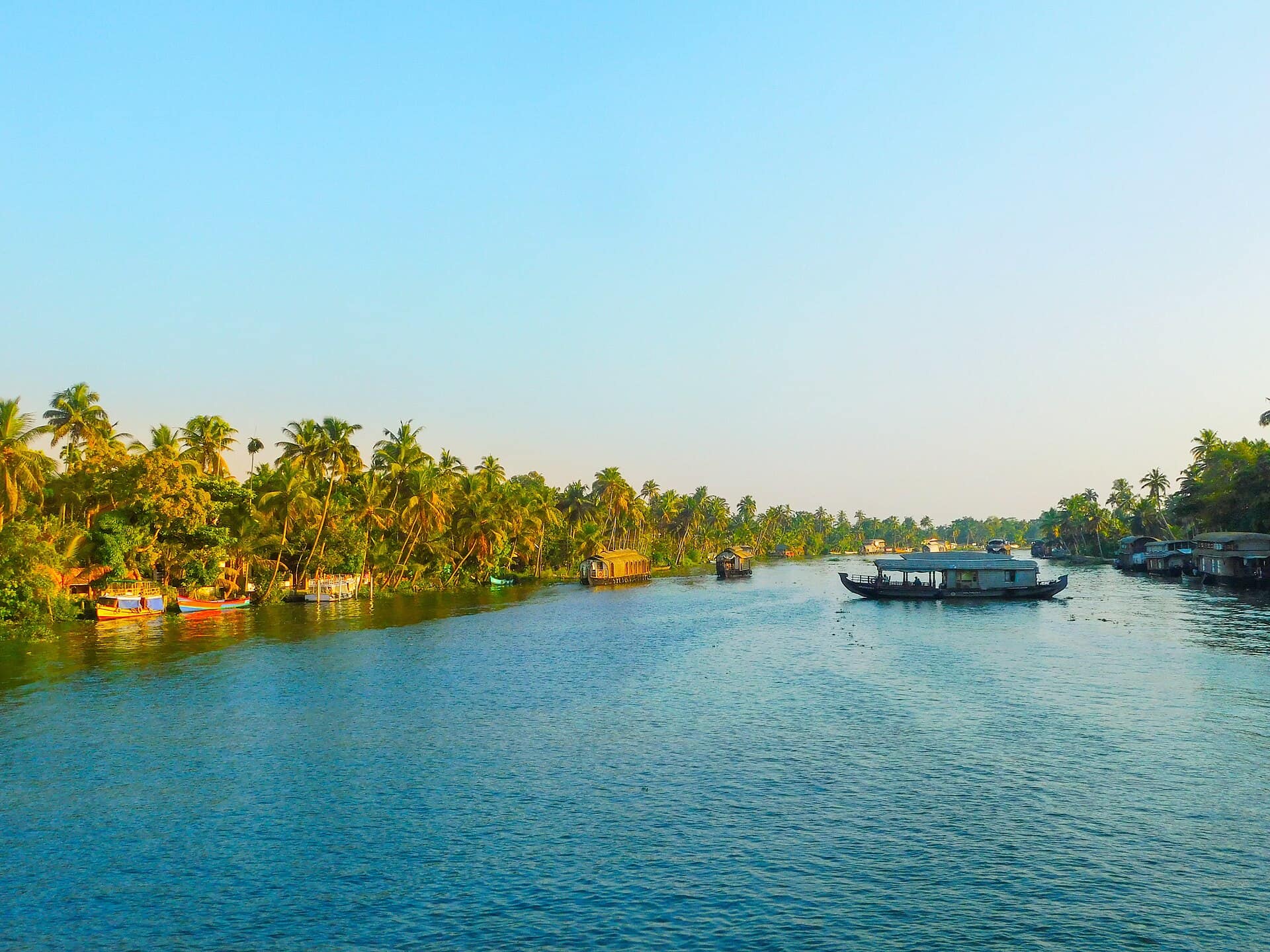Punnamada Backwaters
