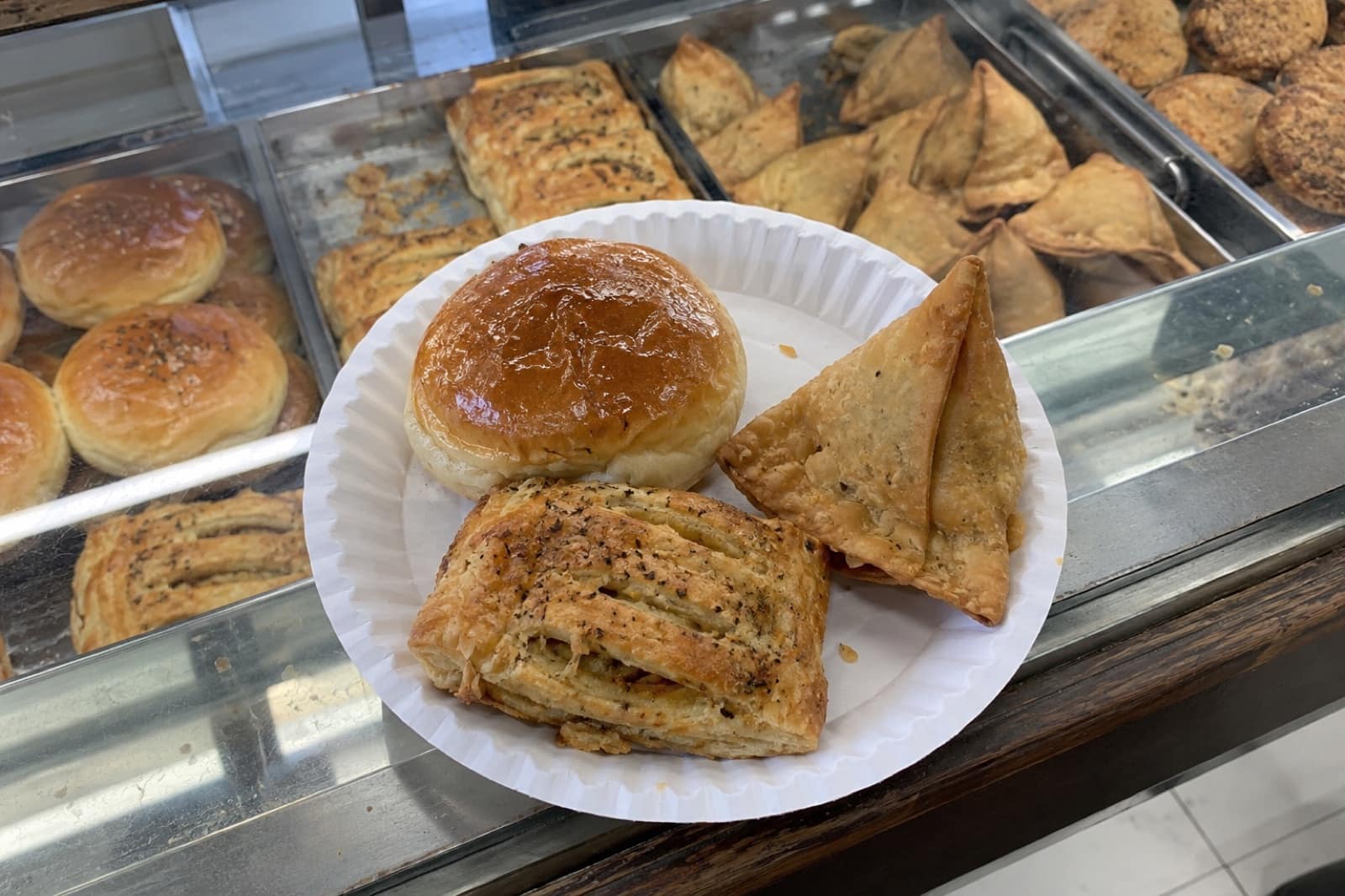 Bakery Bun & Samosa